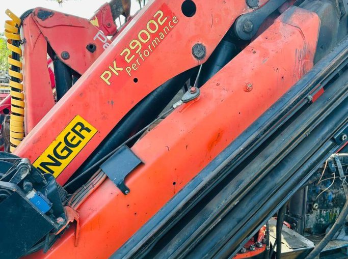 PALFINGER PK 29002 HYDRAULIC LOADER CRANE (2004) — WITH ROPE WINCH